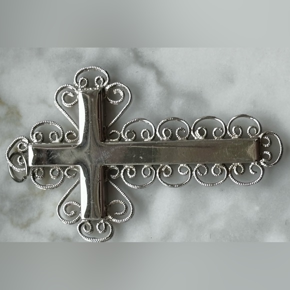 Ornate Silver tone Cross Pendant - Picture 6 of 6